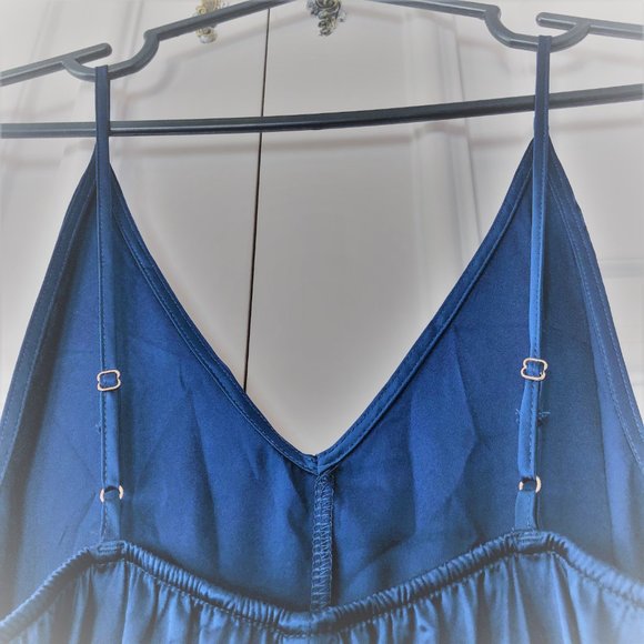Luxurious *NWT* Navy Satin Jumpsuit XS - Picture 8 of 16